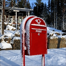 Postkassesæt m. Stander - Rød BobiClassic postkasse samt vedlagt POSTHORN og tekst POST som kan påsættes hvis ønsket.