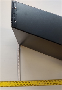 Mål på spring ved postkasse-sliske trukket helt ud : 58,0 cm. udvending mål.