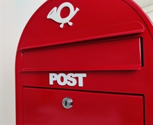 Posthorn og teksten POST til at sætte på din postkasse