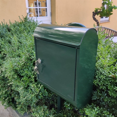 TOPAZ postkasse i en smuk Racing Green lakering.
